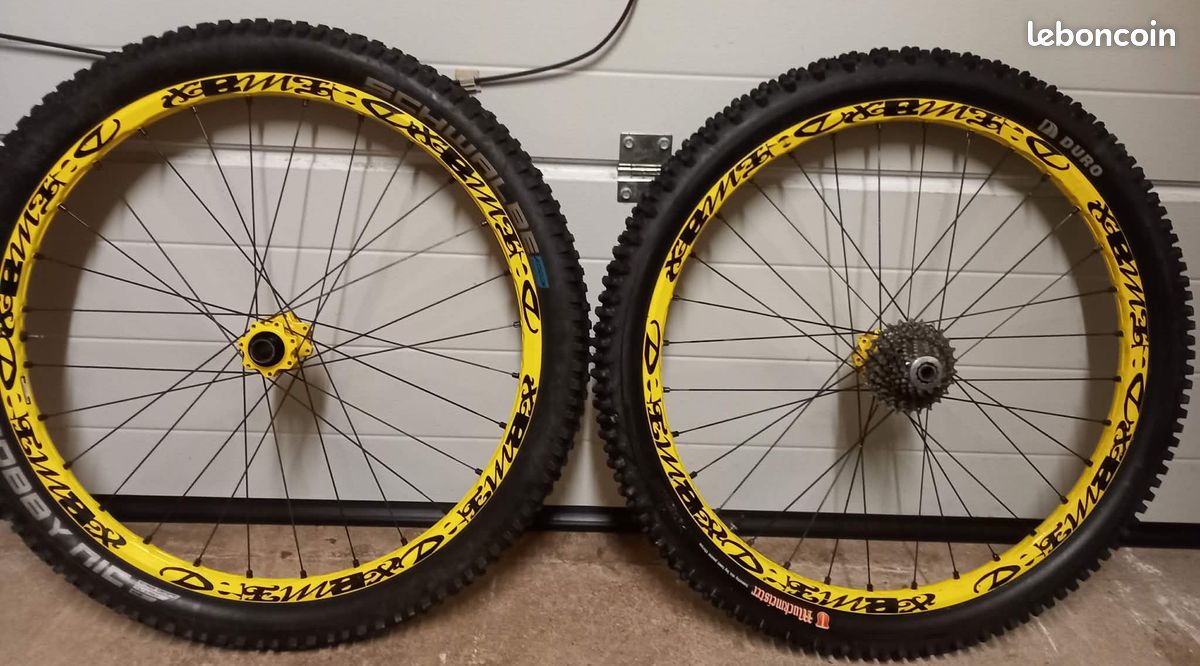 Jeu D'autocollants Décalcomanies Pour Jantes Mavic Deemax Ultimate - Style Noir Et Jaune Pour Roues 29"