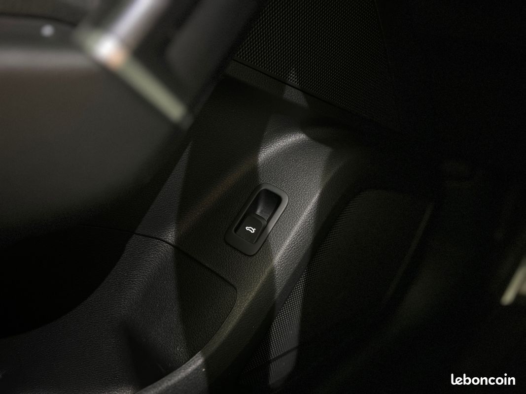 AUDI Q2 Q2 1.4 TFSI COD 150 ch S tronic 7 S Line - ENTRETIENT À JOUR ET COMPLET - VIRTUAL COCKPIT - INTERIE (image 34)