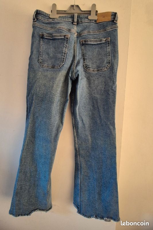 Jean Zara bleu évasé / flare - Poches plaquées - Taille 38 (image 6)