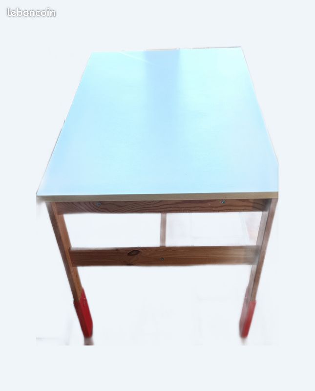 Table en bois pour enfant (image 1)