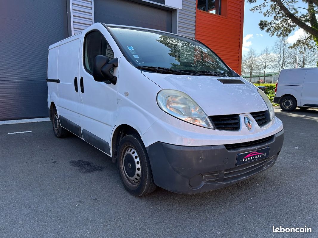 Renault trafic fourgon gn 2.0 dci 90 l1h1 1000 kg confort / 4 pneus neufs (image 1)