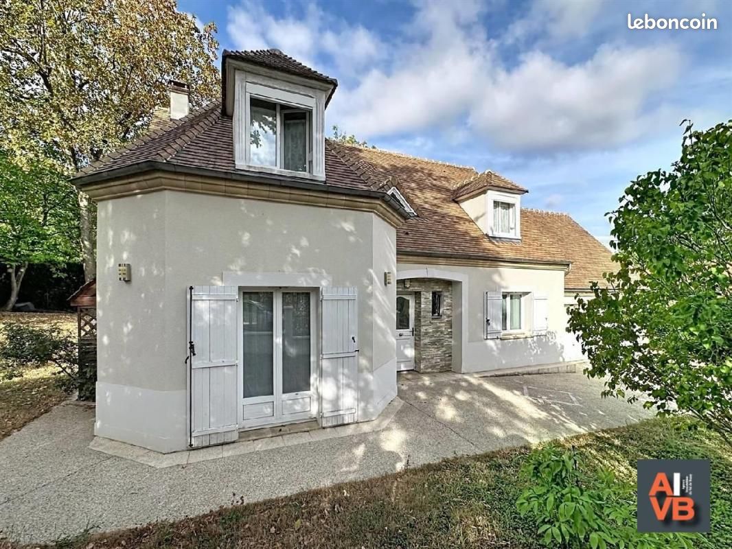 Maison 6 pièces 160 m² · à Chessy · 160 m² · 628 000 €