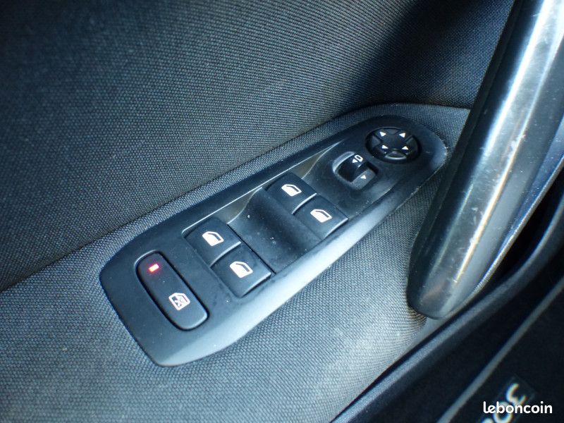 Peugeot 308 1.2 PURETECH 110CH E6.C S&S STYLE (image 31)
