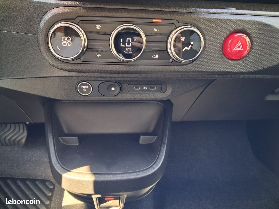 Renault Twingo E-tech (4) techno 80 ch autonomie urbaine (image 20)