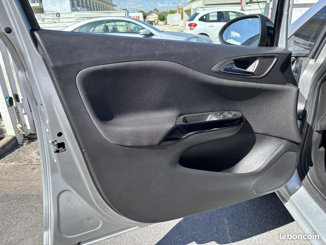 OPEL CORSA 1.2 70ch Black Edition (image 21)