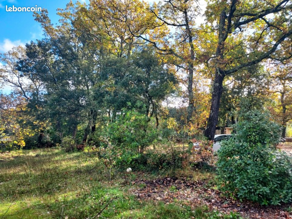 Terrain 1 000 m² Gareoult · à Garéoult · 168 000 €