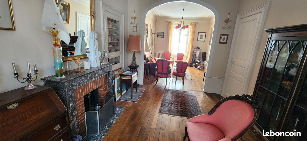 Maison 11 pièces 255 m² · à Laval · 255 m² · 787 500 €