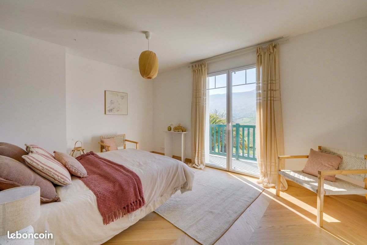 Propriété 9 pièces 330 m² (image 8)