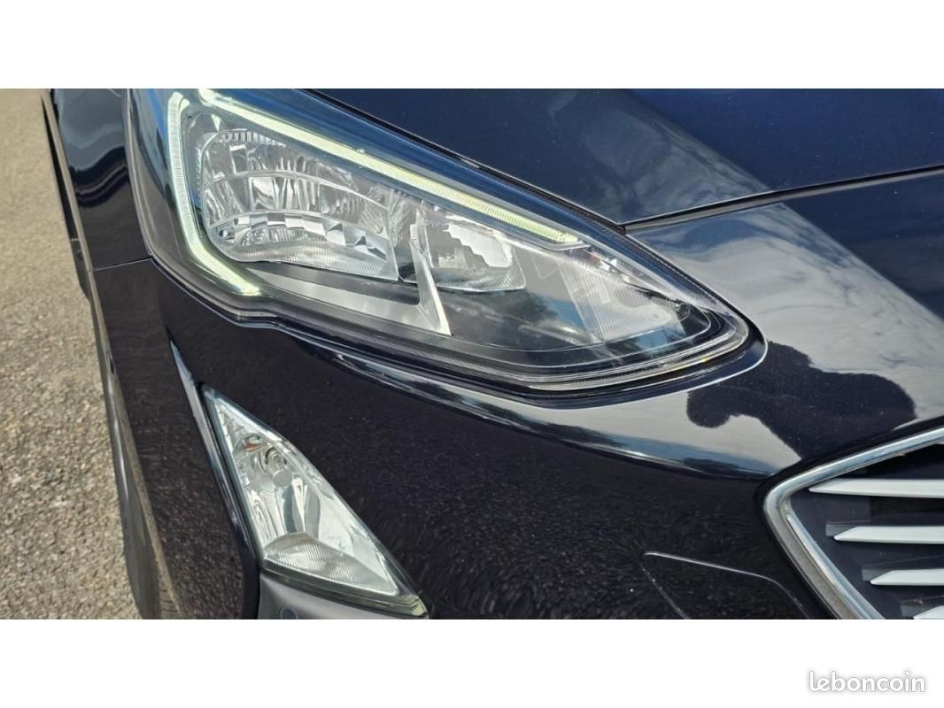 Ford Focus SW Connected 1.5 EcoBlue 120cv BVA inclus Camera de Recul + Attelage + Avertisseur ang... (image 18)
