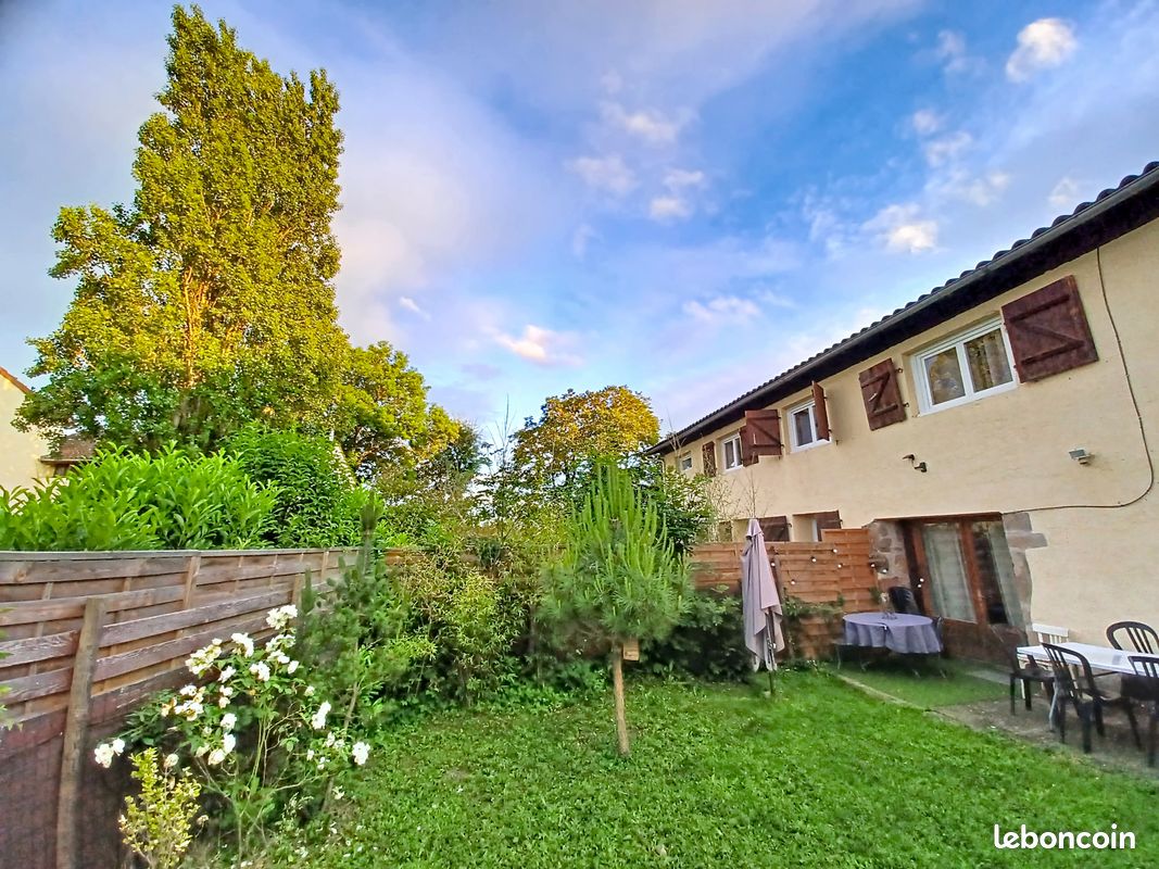 Appartement 13 pièces 224 m² · à Issoire · 224 m² · 374 000 €