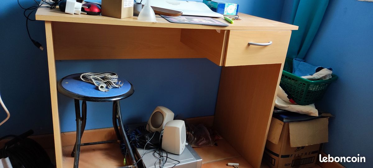 Bureau (image 1)