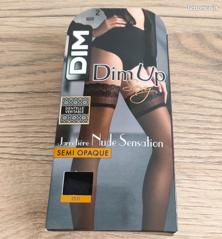 Bas Jarretières noirs voile semi opaque Dim Up NEUFS Vêtements