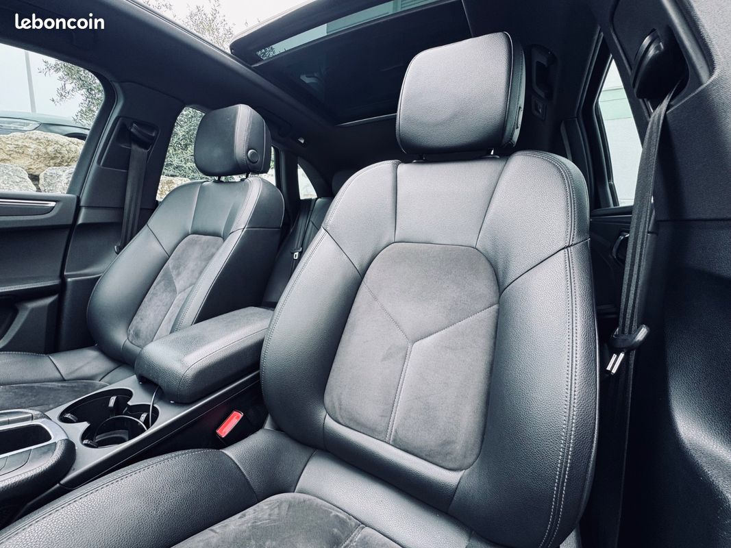 Porsche Macan 2.0L 252CH PDK + TOIT OUVRANT + SUIVI PORSCHE + SIEGES CHAUFFANTS/ELEC + CAMERA DE RECUL + GARANTIE 12 MOIS (image 10)