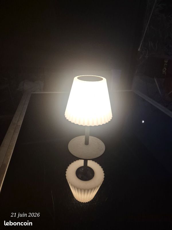Lampe de table solaire extérieur (image 1)
