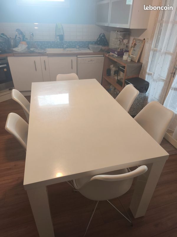 Table et chaises (image 1)