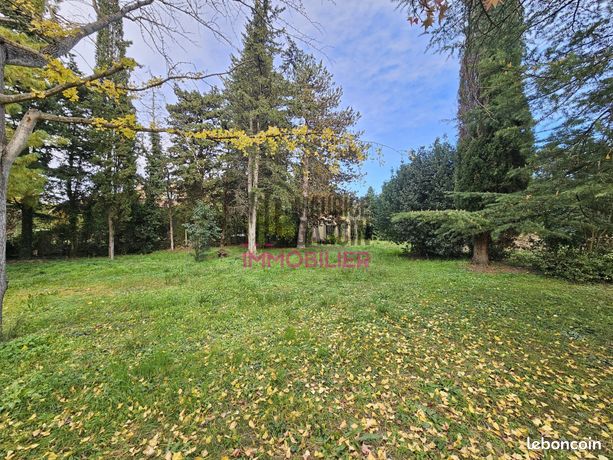 Terrain 746 m² Avignon