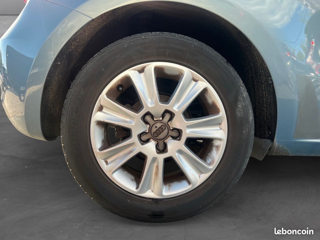 AUDI A1 A1 1.2 TFSI 86 Ambition ENTRETIEN COMPLET GARANTIE 12 MOIS (image 18)