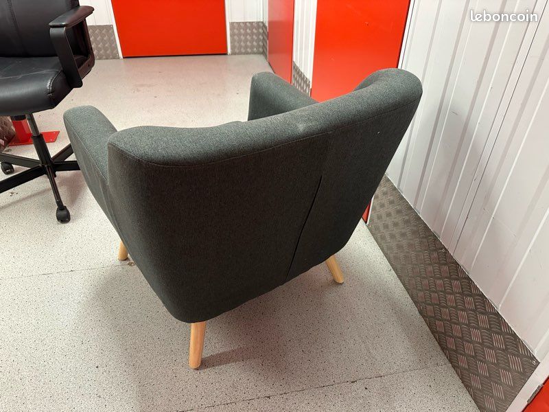 Fauteuil gris (image 3)