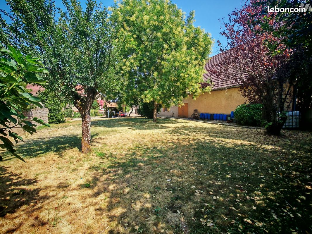 Maison 5 pièces 113 m² · à Les Maillys · 113 m² · 168 000 €