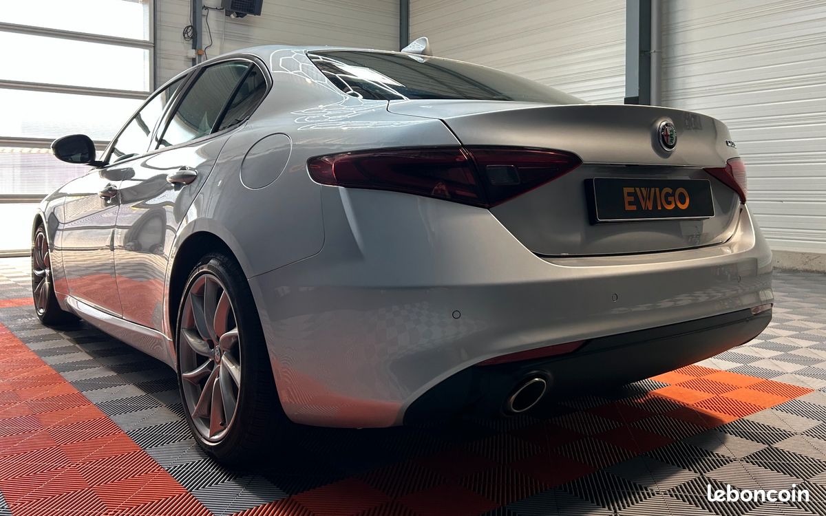 ALFA ROMEO GIULIA 2.2 JTDM 150 SUPER BVA - SYSTEME DNA - GPS - RADAR DE RECUl (image 10)