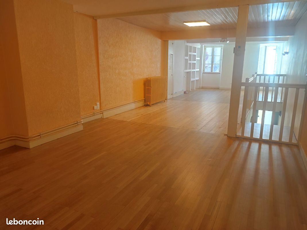 Appartement 4 pièces 140 m² · à Tournus · 140 m² · 810 €/mois