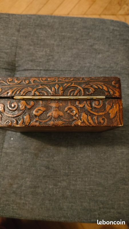 Boite à cigarettes en bois et cuir (image 6)