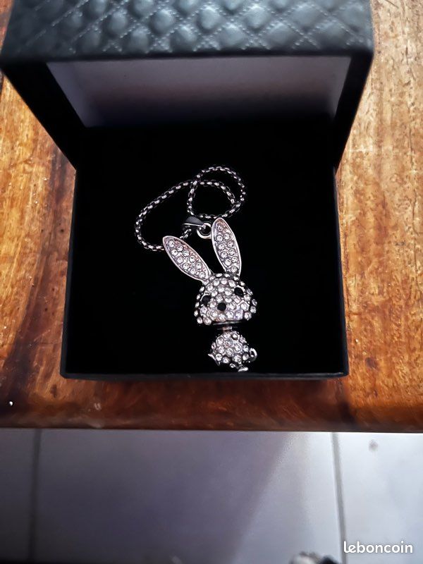 Pendentif (image 1)
