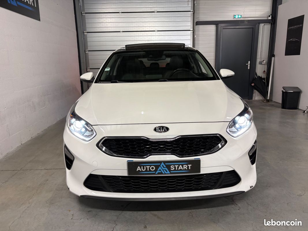 KIA CEED GT-Line 126cv - TOIT OUVRANT/APPLE CARPLAY/CAMÉRA DE RECUL/RADARS/JANTES 17" (image 5)