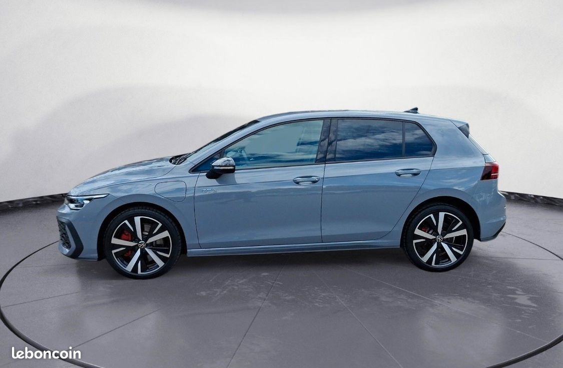 Volkswagen Golf GTE 272 BLACK STYLE (20KW) HYBRIDE RECHARGEABLE / CAMÉRA 360° AFF TETE HAUTE REGU... (image 2)