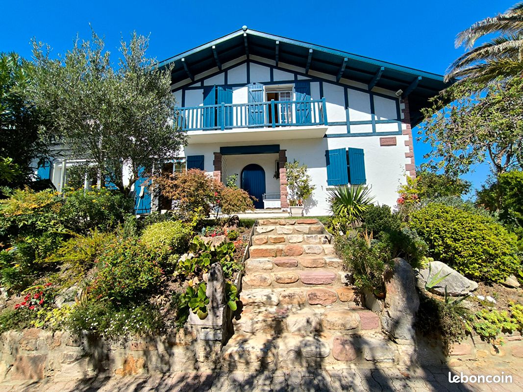 Maison 8 pièces 185 m² · à Ascain · 185 m² · 990 000 €
