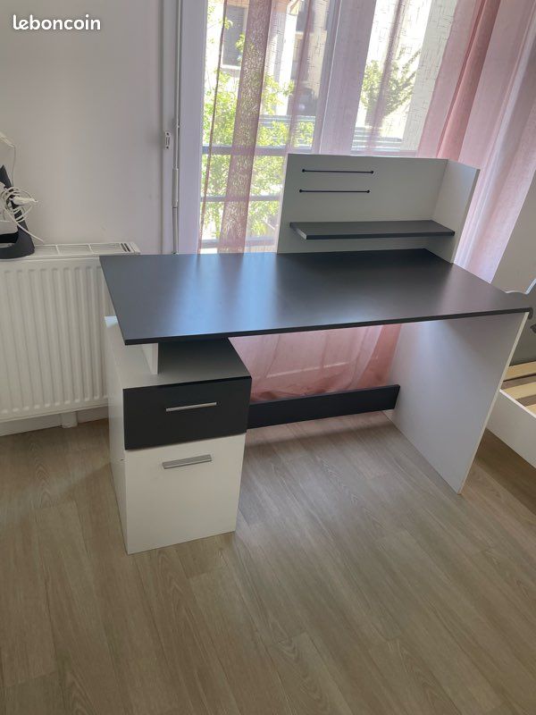 Bureau et lit (image 5)