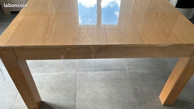 Table chêne 140x140 (image 1)