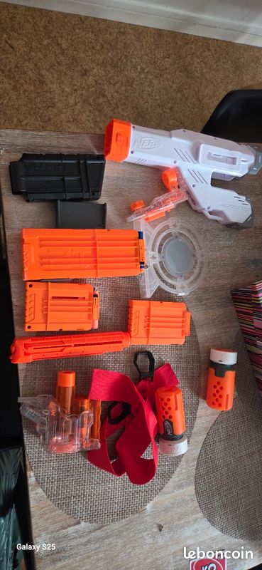 Lot de nerf et accessoires (image 1)