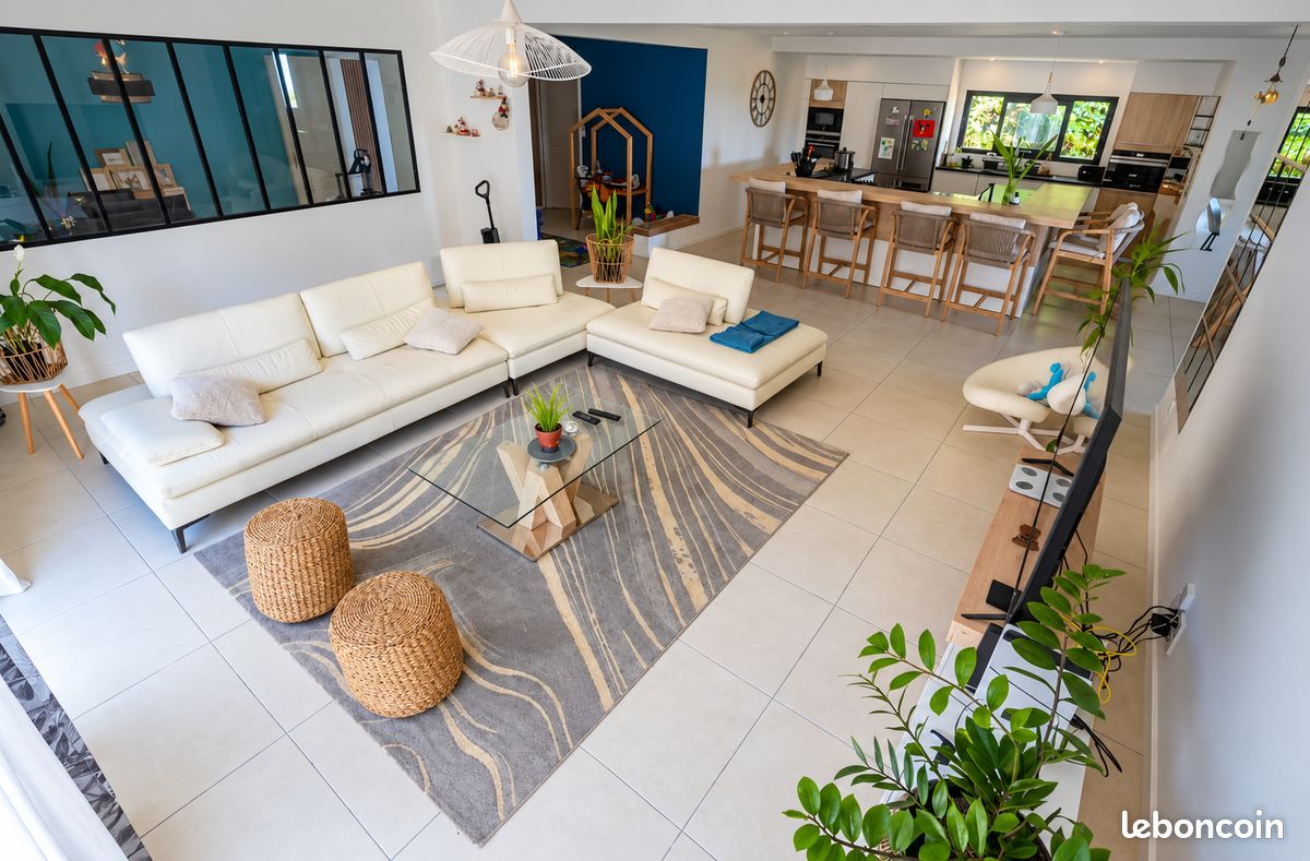 Maison 4 pièces 218 m² · à Les Trois-Bassins · 218 m² · 585 000 €