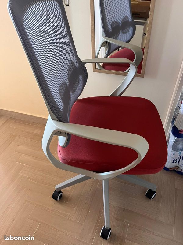 Chaise de bureau très bon état (image 2)