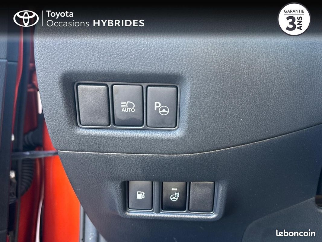 Toyota C-HR 184h Première 2WD E-CVT MC19 (image 23)
