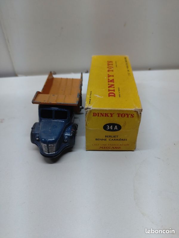 DT64 Voiture réédition DINKY TOYS atlas : 34A Plateau Berliet Benne
