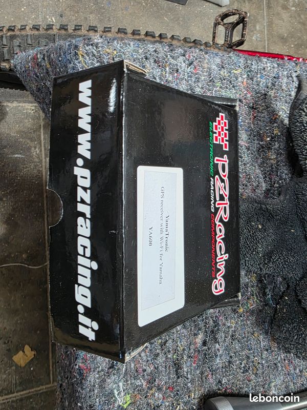 Capteur GPS PZracing YA600 pour Yamaha R1 2020 et + (image 3)