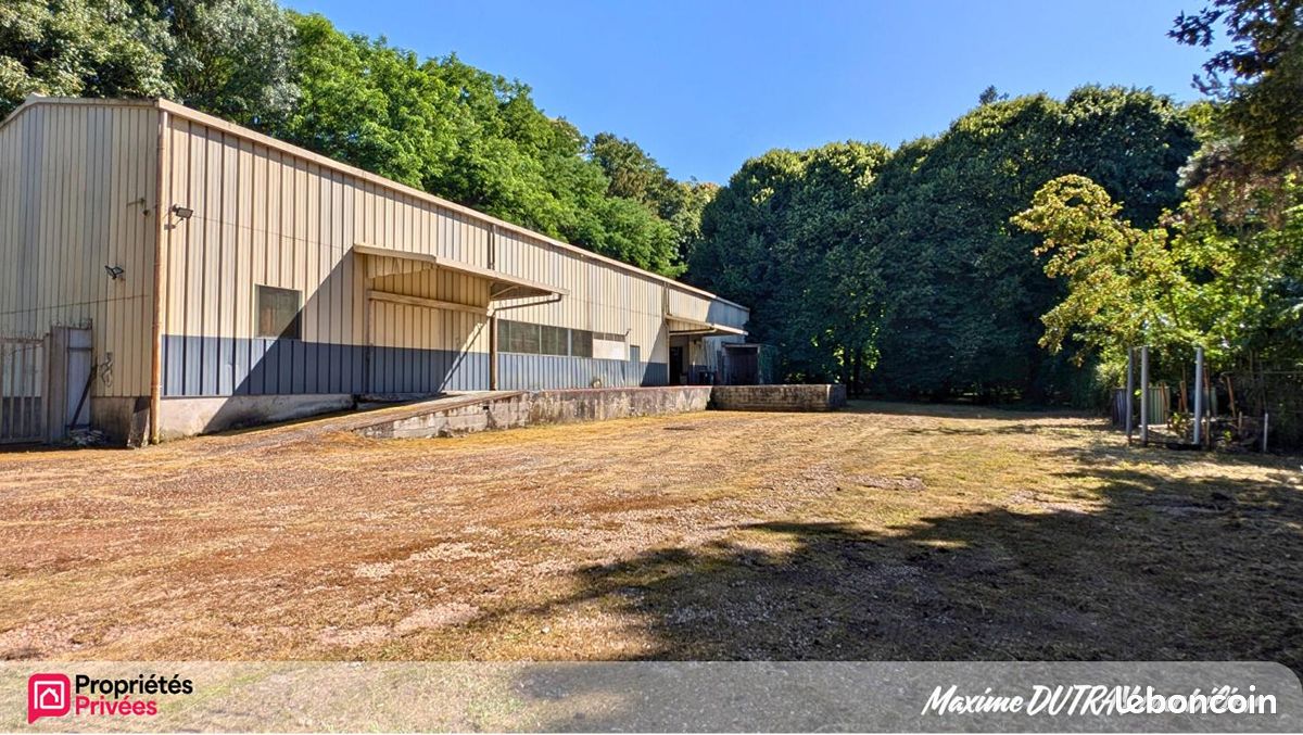 Maison 5 pièces 415 m² · à Château-Renault · 415 m² · 166 000 €