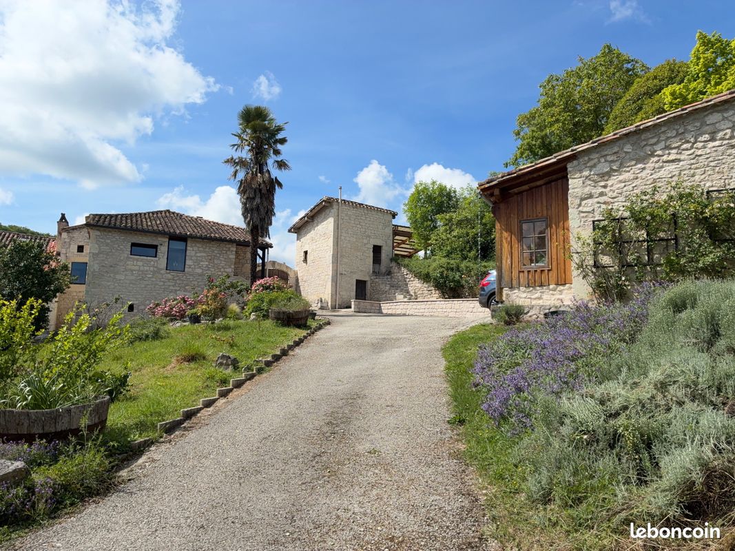 Maison 10 pièces 162 m² · à Castelnau-Montratier · 162 m² · 385 000 €