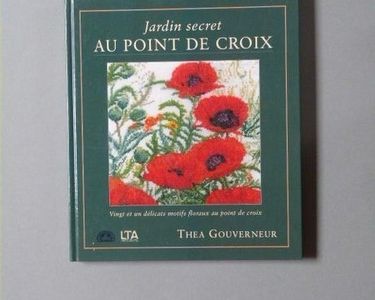 Thea Gouverneur modèle point de croix six floral studies sur lin