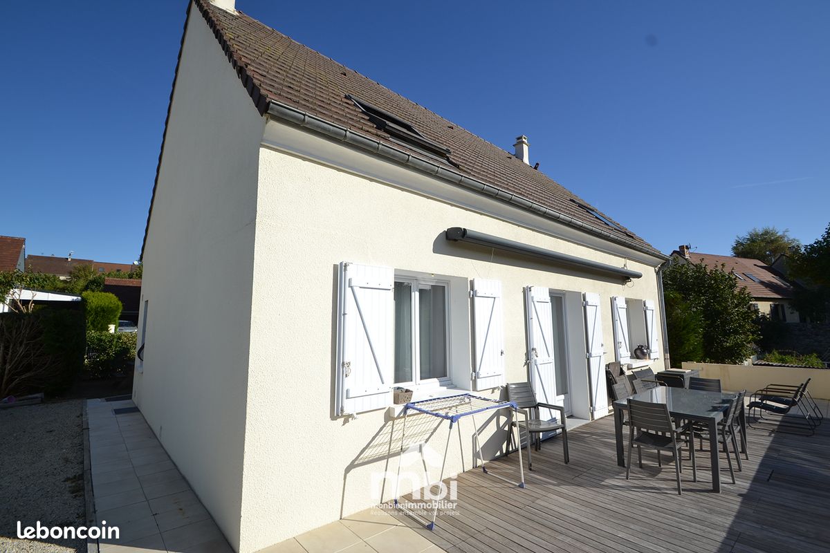Maison 6 pièces 110 m² · à Fosses · 110 m² · 370 000 €