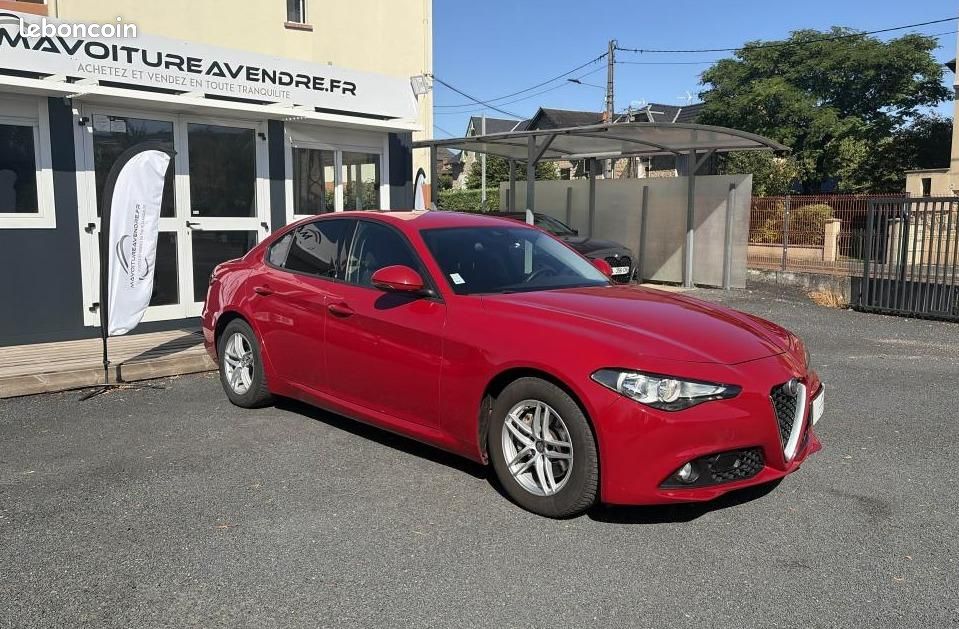 ALFA ROMEO GIULIA 2.2 D - 150 cv Super / Sans AD Blue + attelage (image 1)