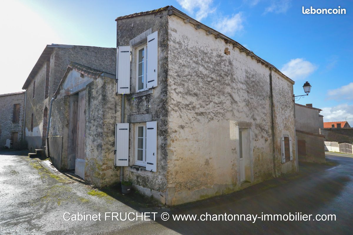 Maison 3 pièces 74 m² · à Sigournais · 74 m² · 65 000 €