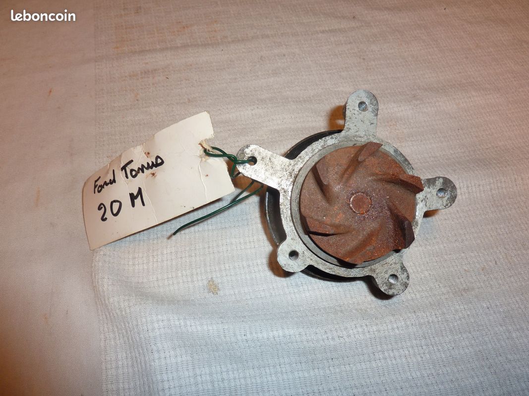 Pompe à eau Ford taunus 20 M (image 1)