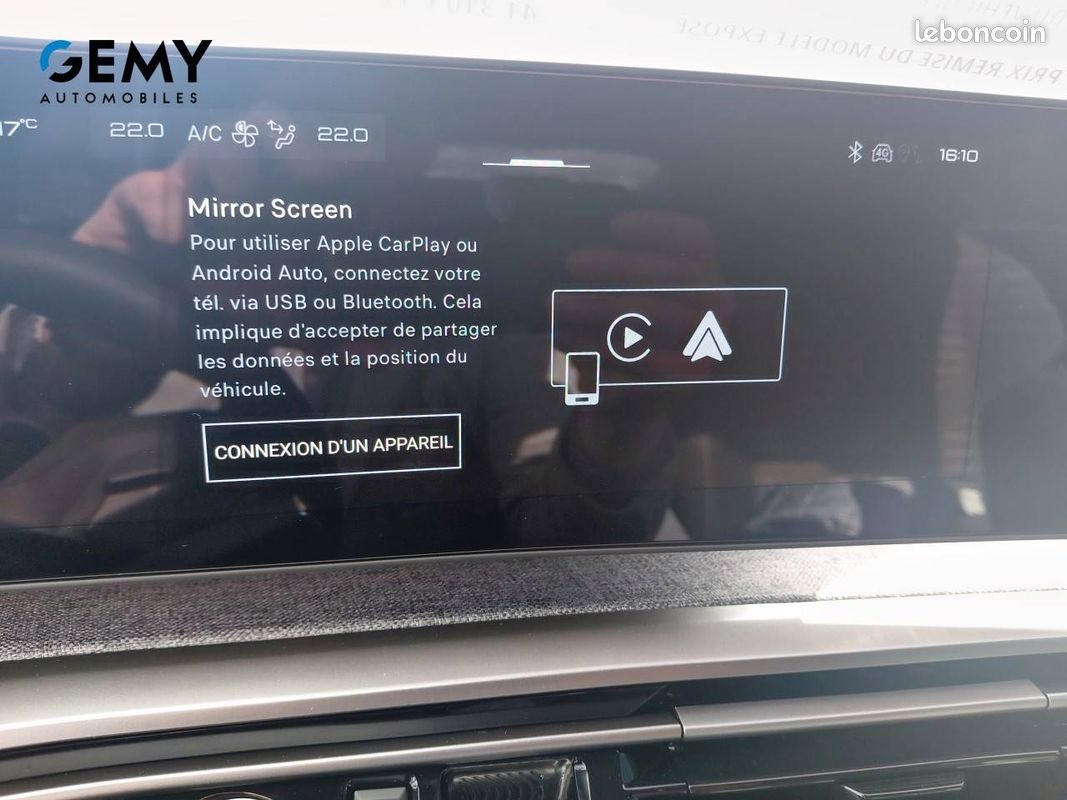 PEUGEOT 5008 Plug-in Hybrid 225 ch e-DCS7 Allure (image 17)