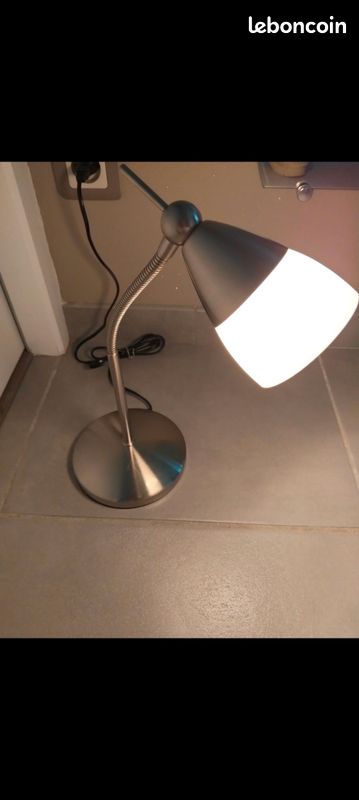 Lampe de bureau (image 1)