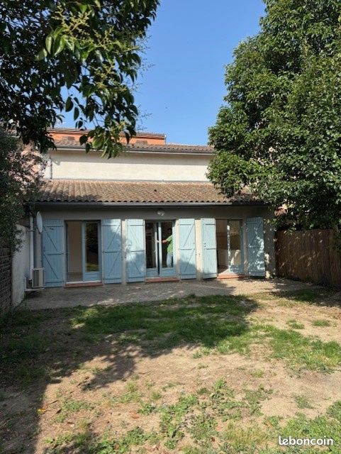 Maison 5 pièces 104 m² · à Grenade · 104 m² · 1 048 €