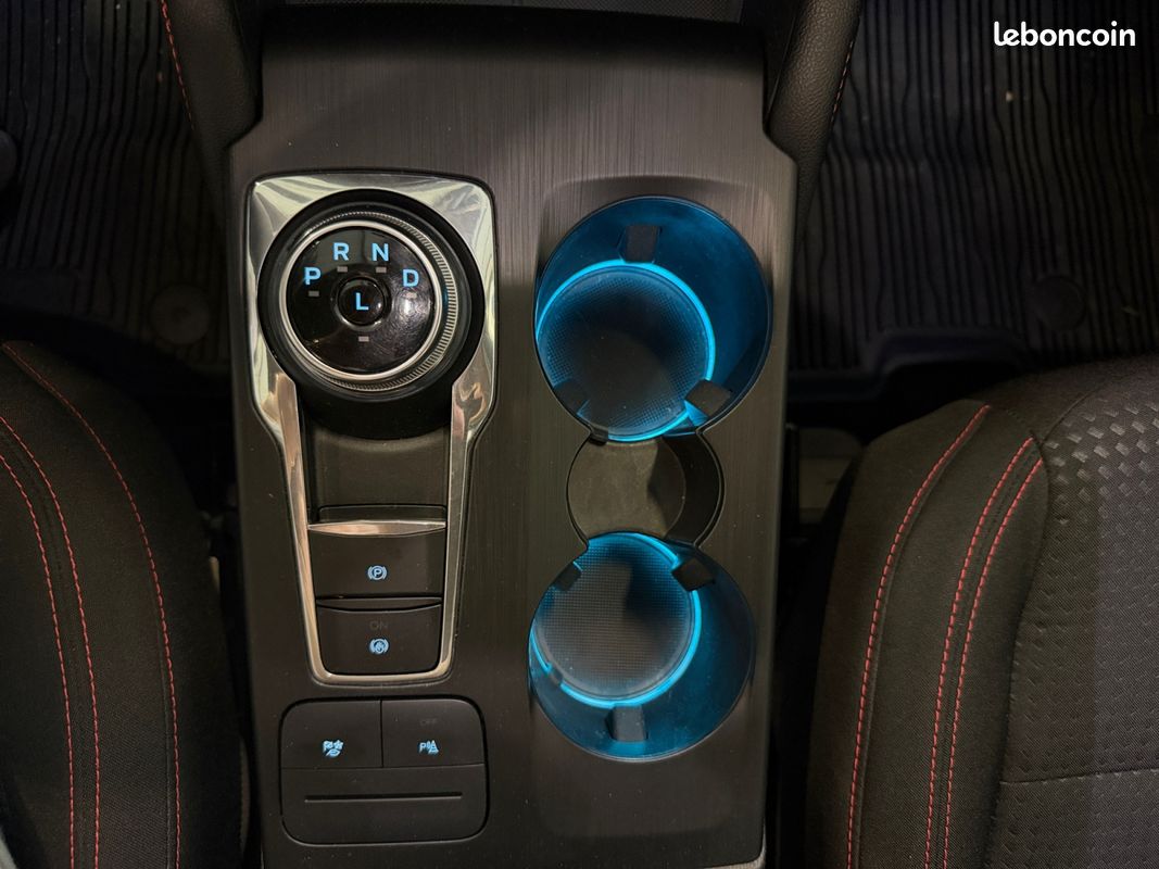 FORD KUGA III 2.5 FLEXIFUEL 190 FHEV ST LINE ECVT / Sieges AV - ARR + Volant Chauffant / CarPlay / Caméra (image 28)