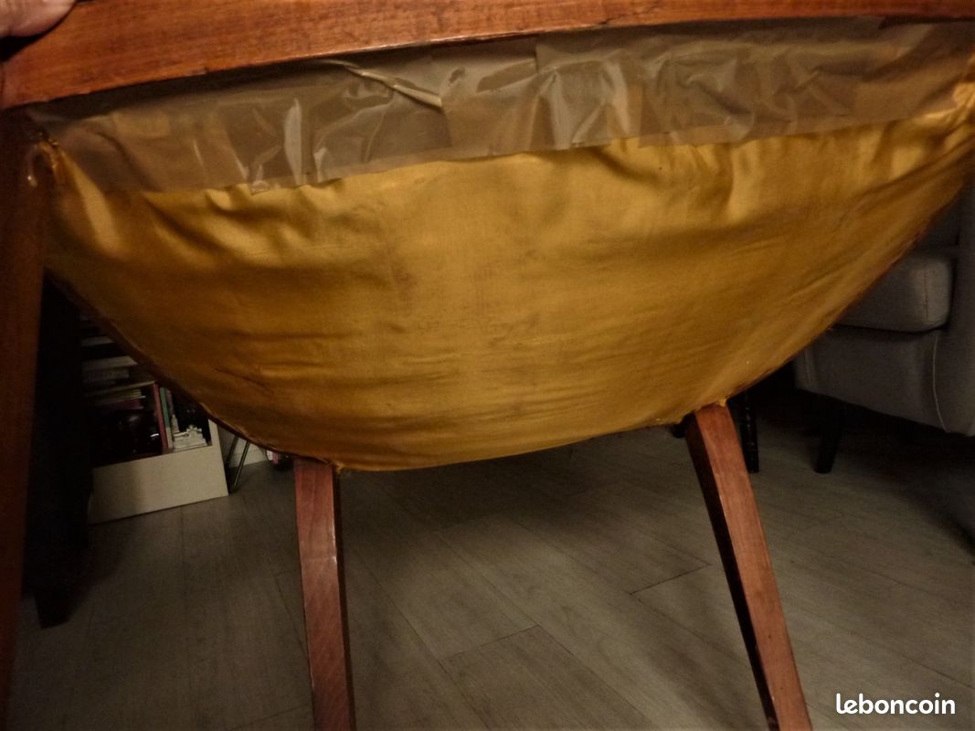 Fauteuil club ancien à restaurer (image 8)